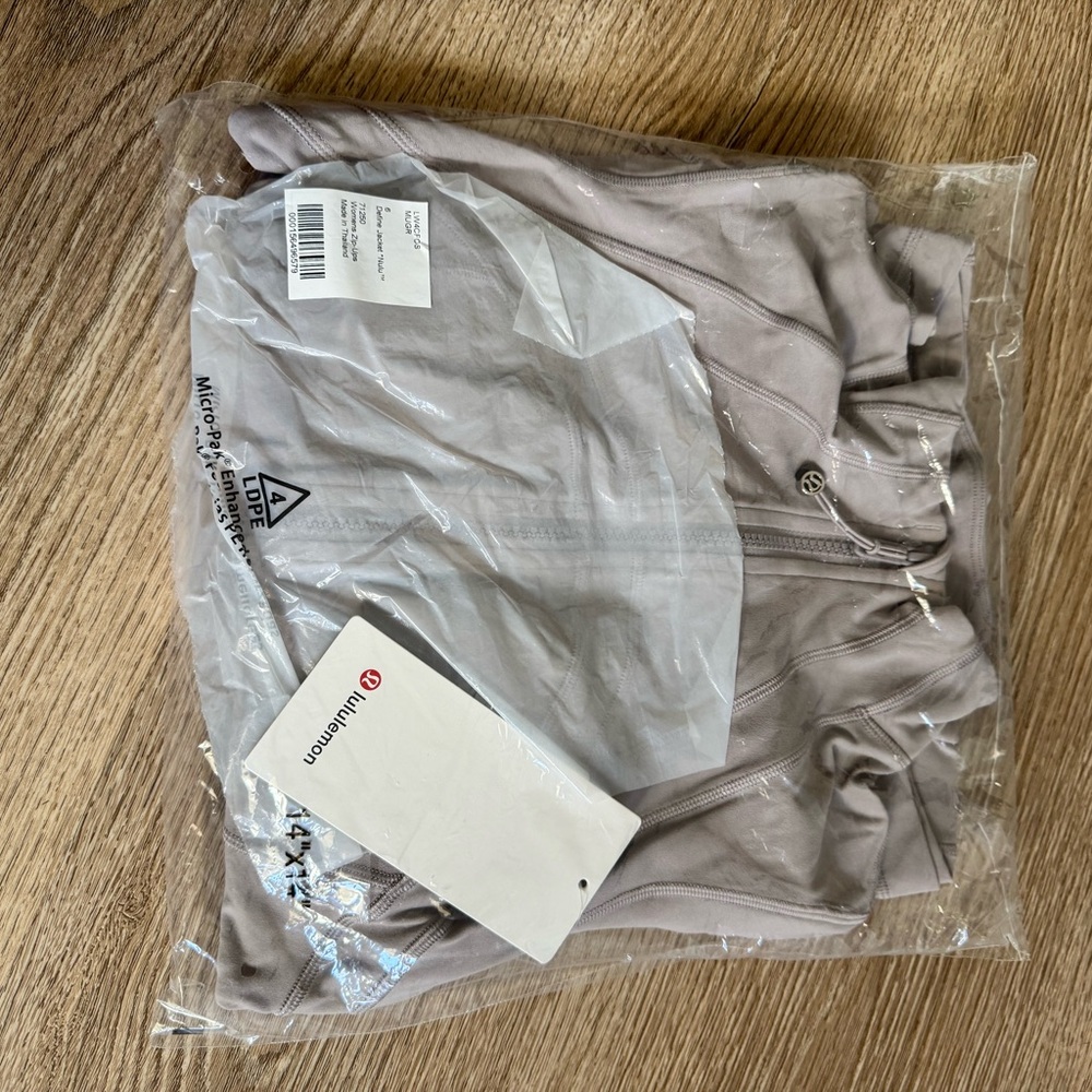 NWT Lululemon define jacket - Picture 2 of 5